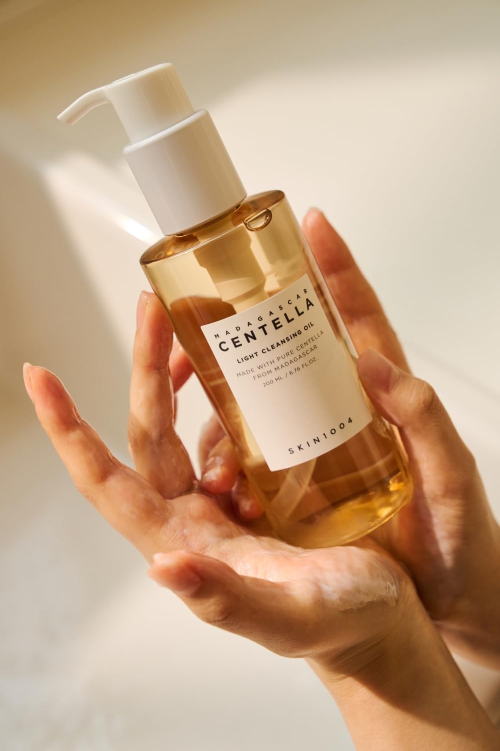 SKIN1004 Madagascar Centella Light Cleansing Oil 200 ml